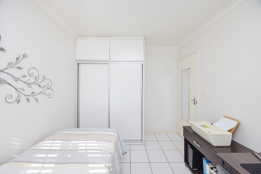 To Let 2 Bedroom Property for Rent in Sunningdale Western Cape